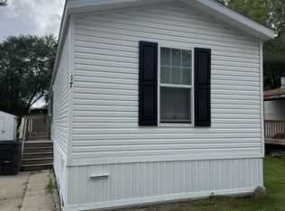 17 E Manor St #17B, Oxford, MI 48371