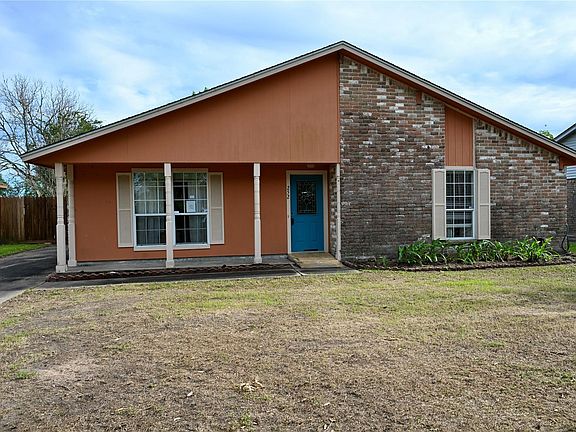 3rd image of 252 Bastrop St