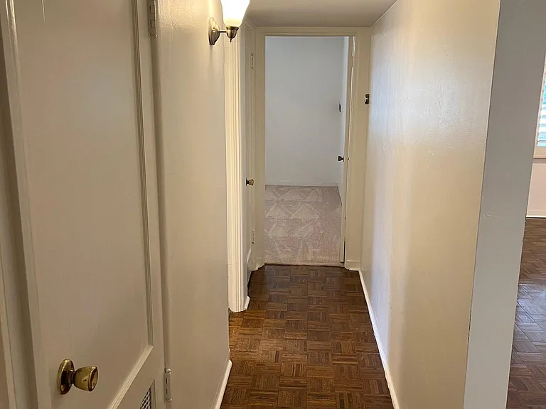 161 W Pierson St — Photo 12