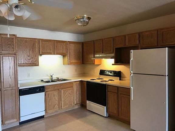 4th image of 421 S Mountin Dr Unit 6