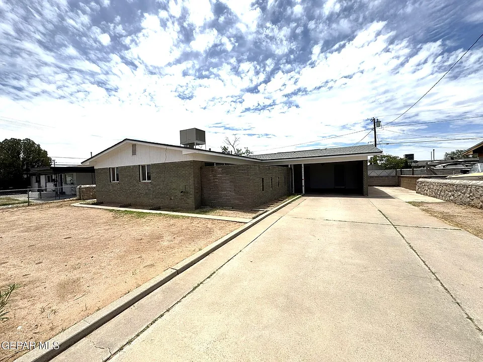 5704 Miami Ct