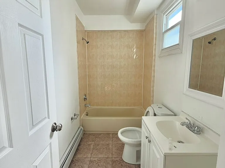 224 Cortlandt St #1 — Photo 2