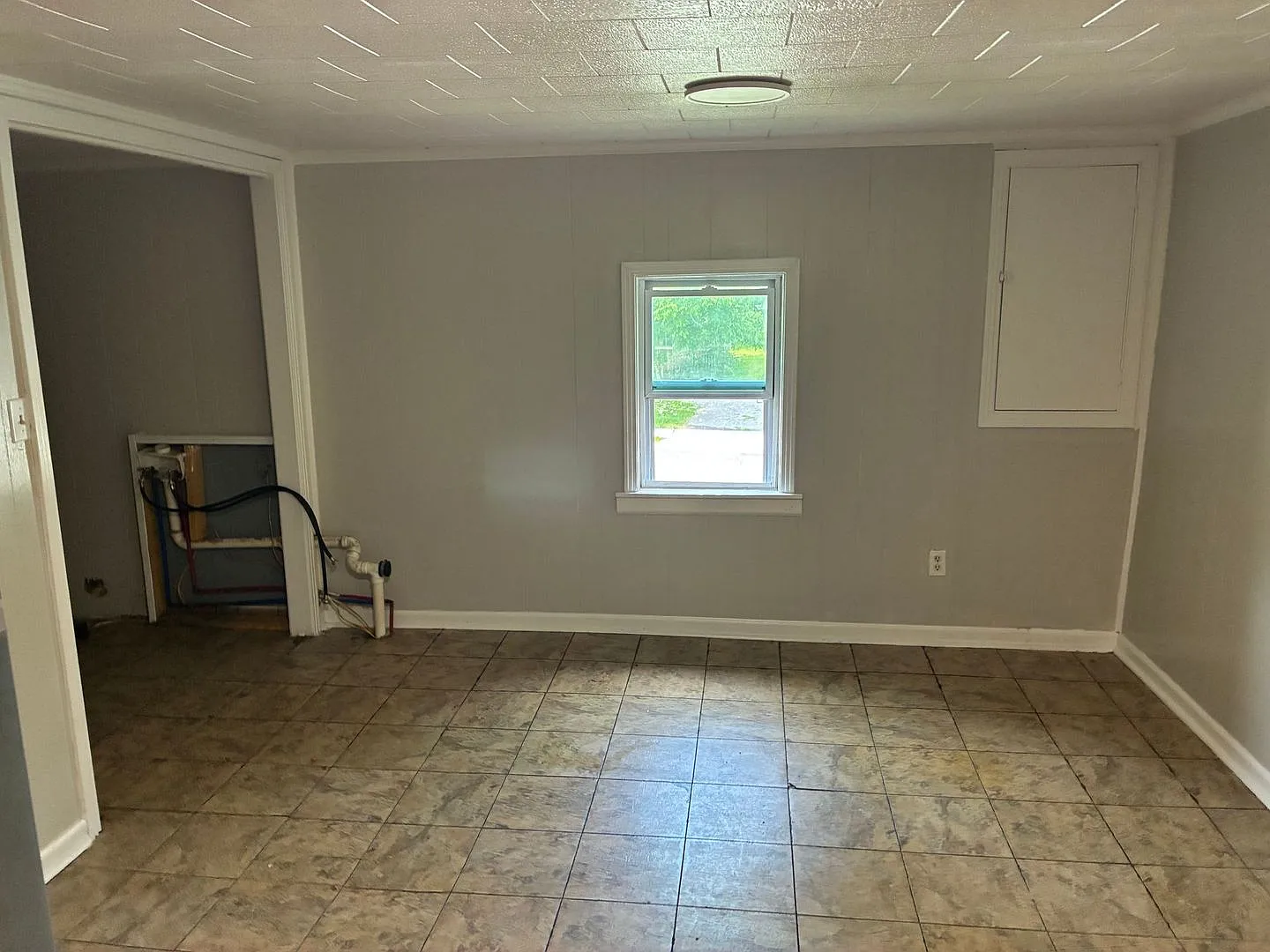105 N Hatton Ave — Photo 3