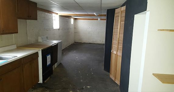 2nd image of 4117 Grand Blvd