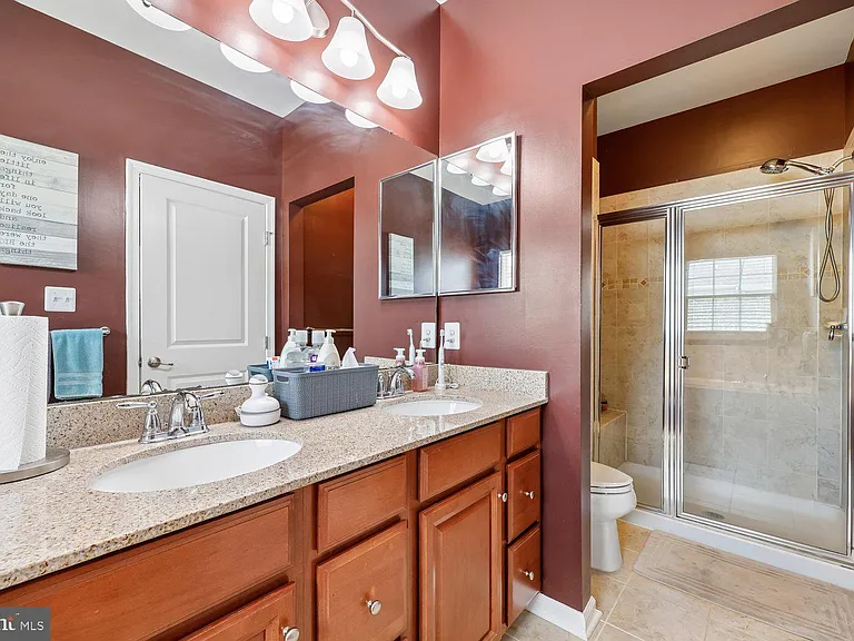 11672 Emerald Green Dr — Photo 18