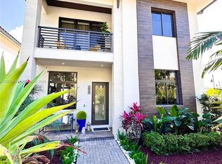 8286 NW 51st Ter, Doral, FL 33166