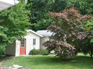 8617 Lagrange St, Lorton, VA 22079