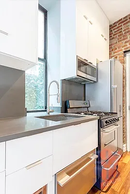 Rented by Century 21 Premier  | media 8