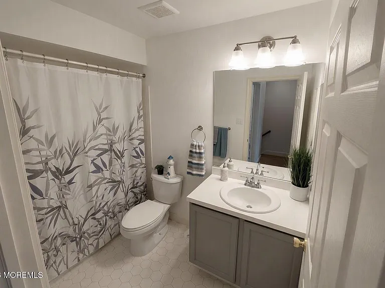 53 Grassmere Ct #5 — Photo 13