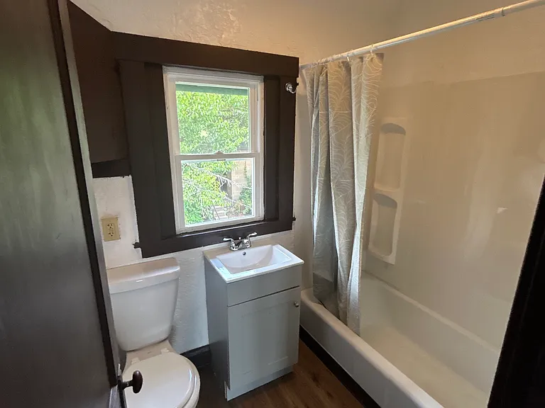 521 Maple St — Photo 5