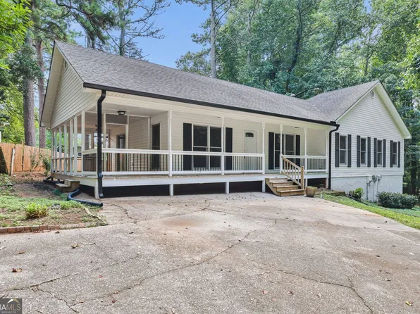 424 Sherwood Dr, Woodstock, GA 30188