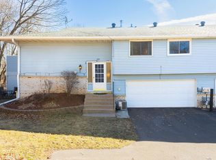 1633 Hickory Hill Dr, Saint Paul, MN 55122