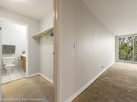 3rd image of 5800 Oakwood Dr Unit 4D