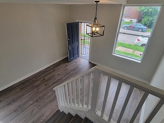 2nd image of 2202 Osage St