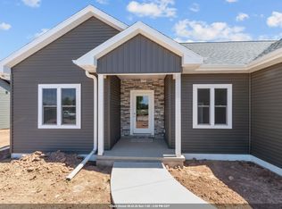 N9266 Homestead Ln, Appleton, WI 54915