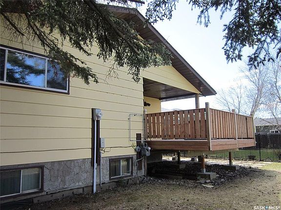 4th image of 703 Golburn Cres