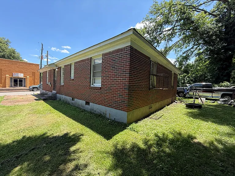 511 Boston St — Photo 14