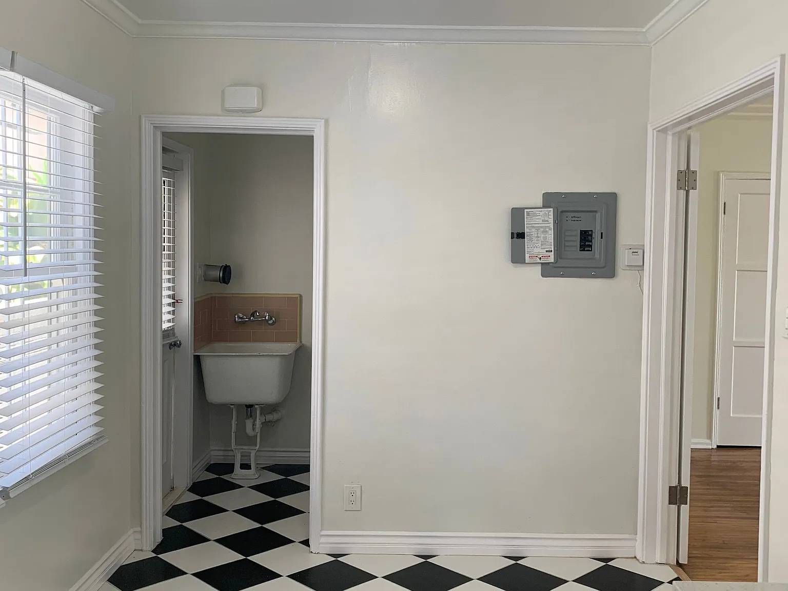 1 bed, 700 sqft, $2,150 — Photo 4
