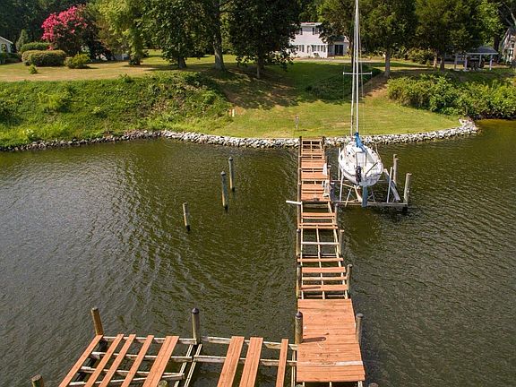 2nd image of 45280 Cuckold Creek Ln