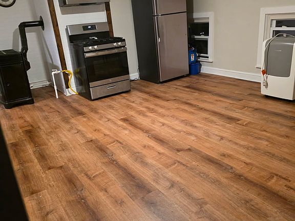 5th image of 439 Middle St #3