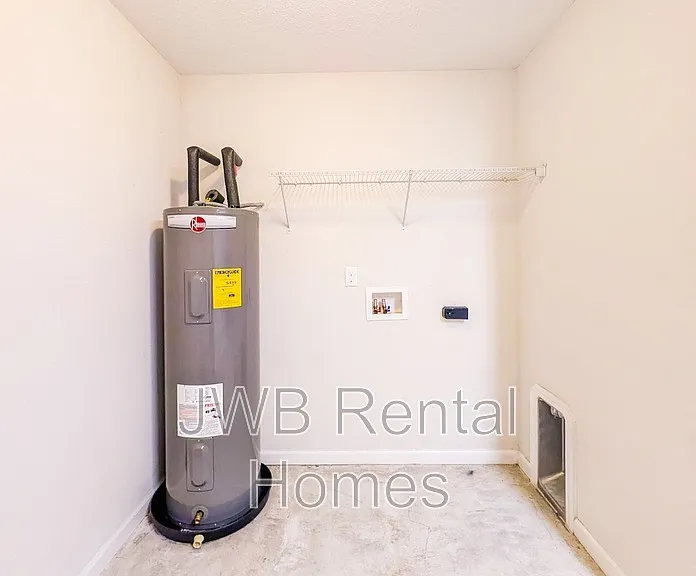 8460 McGirts Village Ln — Photo 11