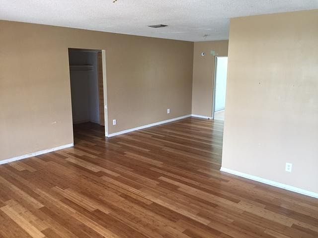 2nd image of 110 NE Jardain Rd
