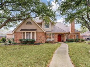 3217 Oak Tree Ln, Grapevine, TX 76051