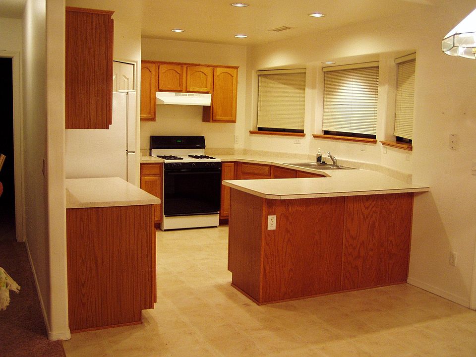 2nd image of 5168 N Desert Ln