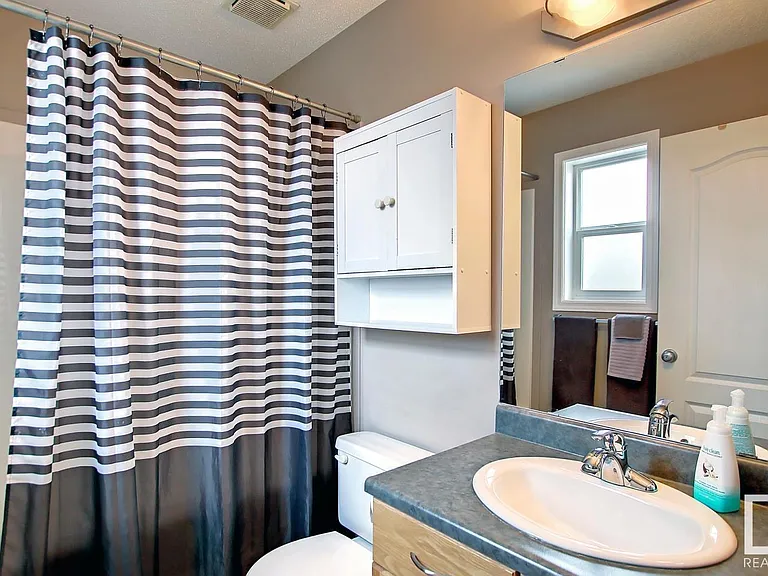 179 Chestermere Cres — Photo 16