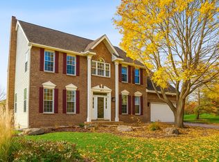 2498 Pond Cir E, Mendota Heights, MN 55120