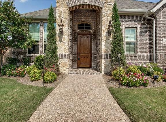 2nd image of 1505 Pixie Rose Dr