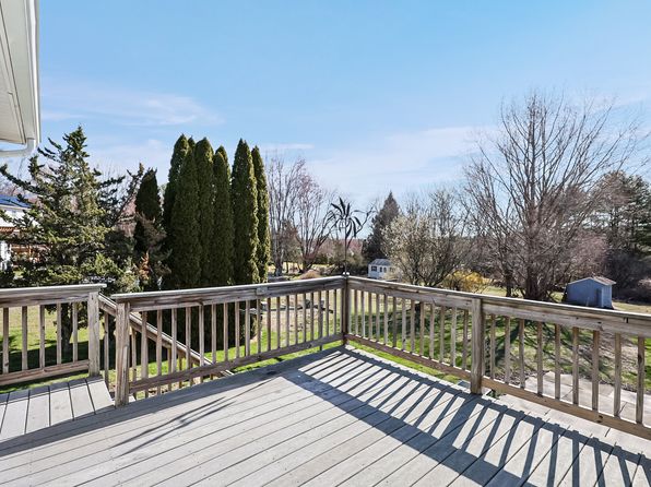 15 Marion Ln, Canterbury, CT 06331