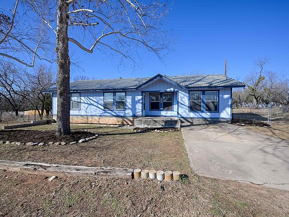 2nd image of 828 Pine Lane