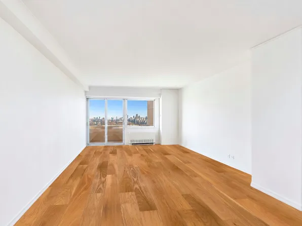 58 West 58th Street image 1 of 10
