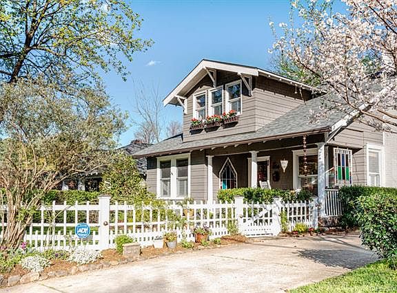 3rd image of 616 Pecan Ave