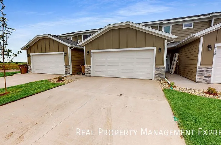 4615 E Leubecher Pl — Photo 1