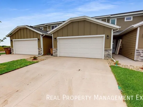 4615 E Leubecher Pl, Sioux Falls, SD 57108