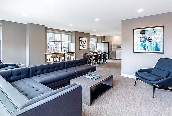 4th image of 535 Carlton Ave APT 413
