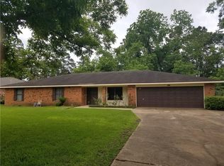 3202 Robert Dr, Pineville, LA 71360