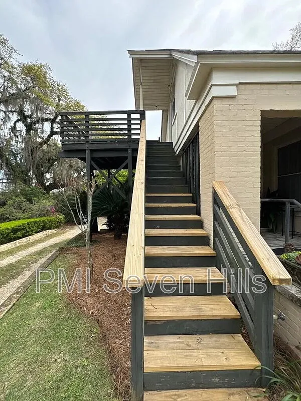 Building Photo - 1643 Fernando Dr #2