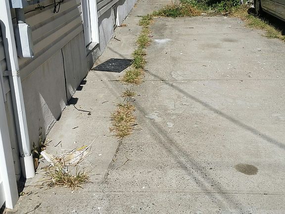 3rd image of 167-25 110 Road
