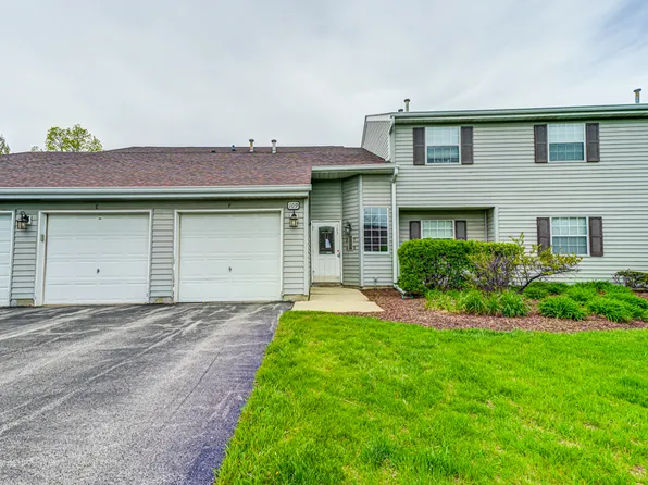 109 Gant Cir Unit B, Streamwood, IL 60107