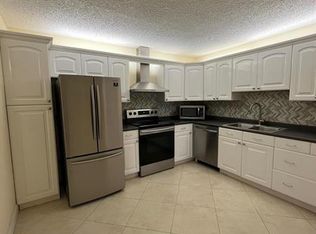 9256 Sabal Ridge Cir #D, Boca Raton, FL 33428