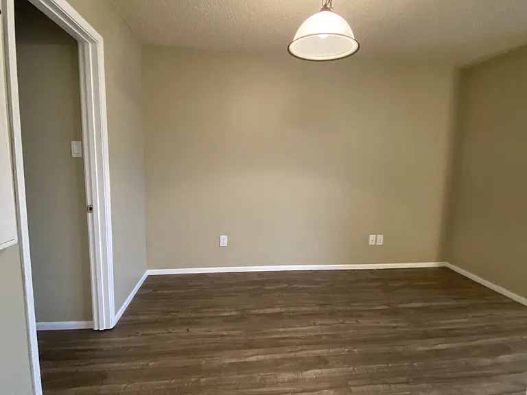 6800 Camden Ln — Photo 24