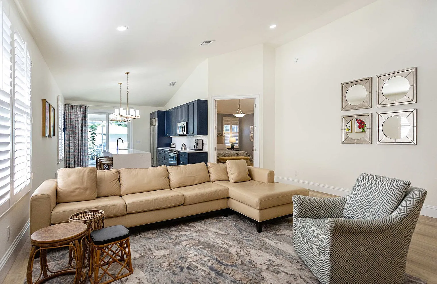 3 bed, 3.0 bath, 2195 sqft, $3,724 — Photo 2