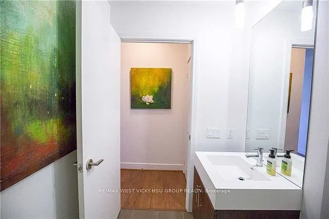 112 George St #S529 — Photo 19