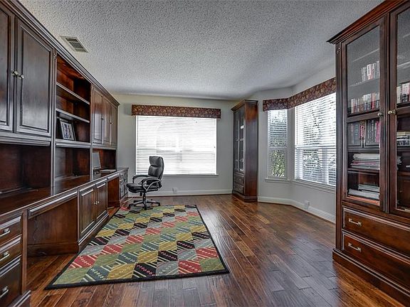 4th image of 10125 Napa Valley Dr