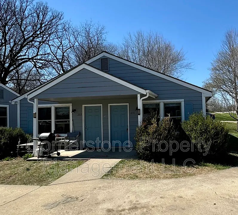 201 Illinois St #201