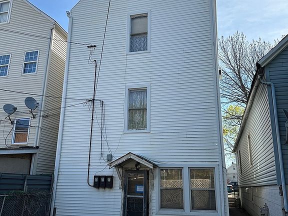 3rd image of 4636 S Wolcott Ave