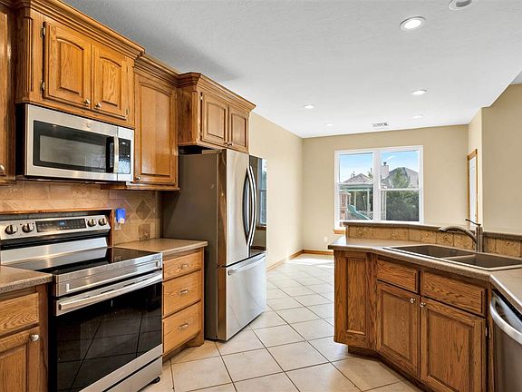 5th image of 7008 SW Angelwood Dr